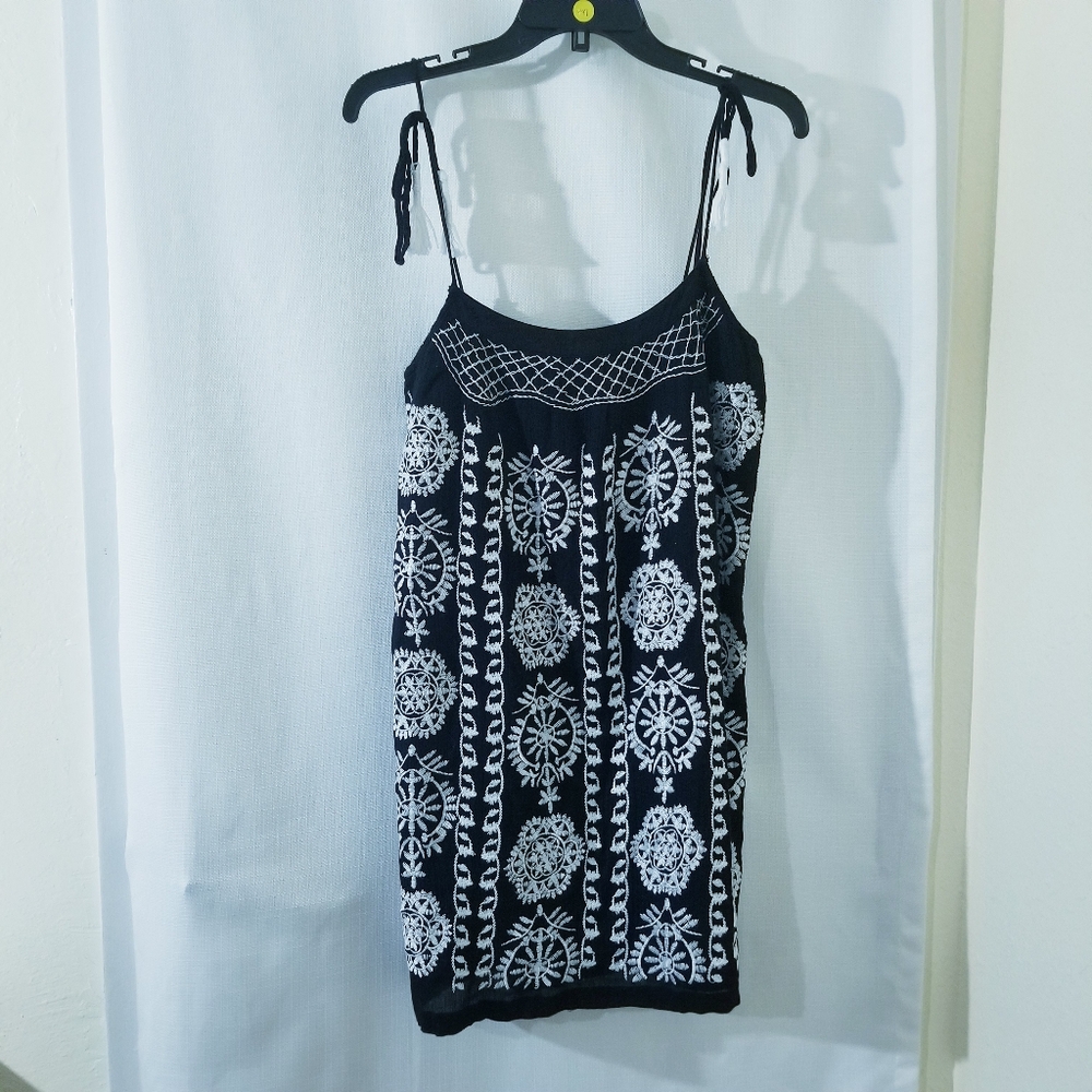 Embroidery dress